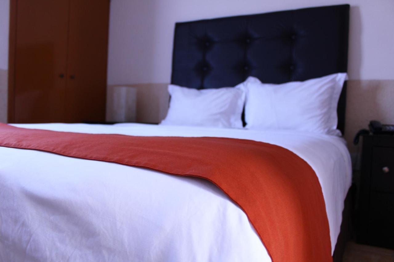 El Regio Hotel Monterrey Buitenkant foto