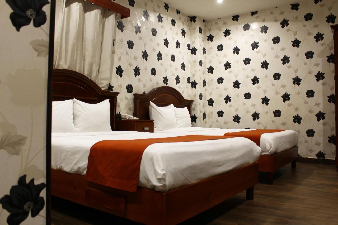 El Regio Hotel Monterrey Buitenkant foto